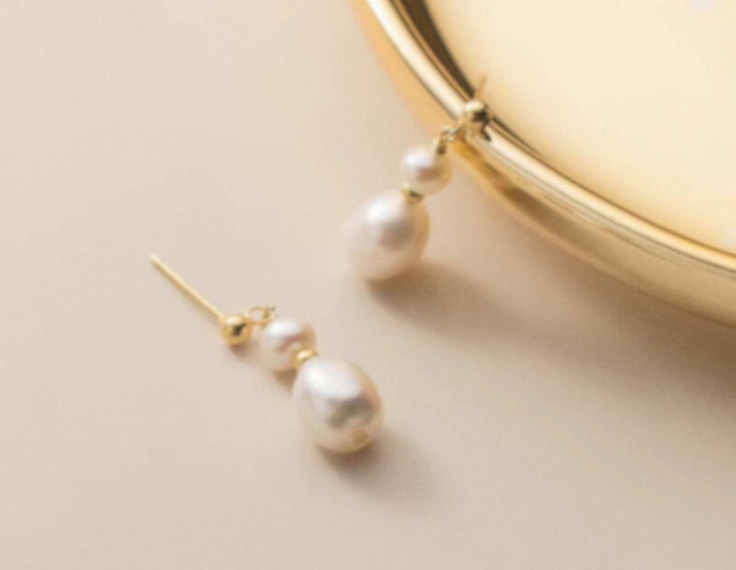 teardrop pearl earrings
