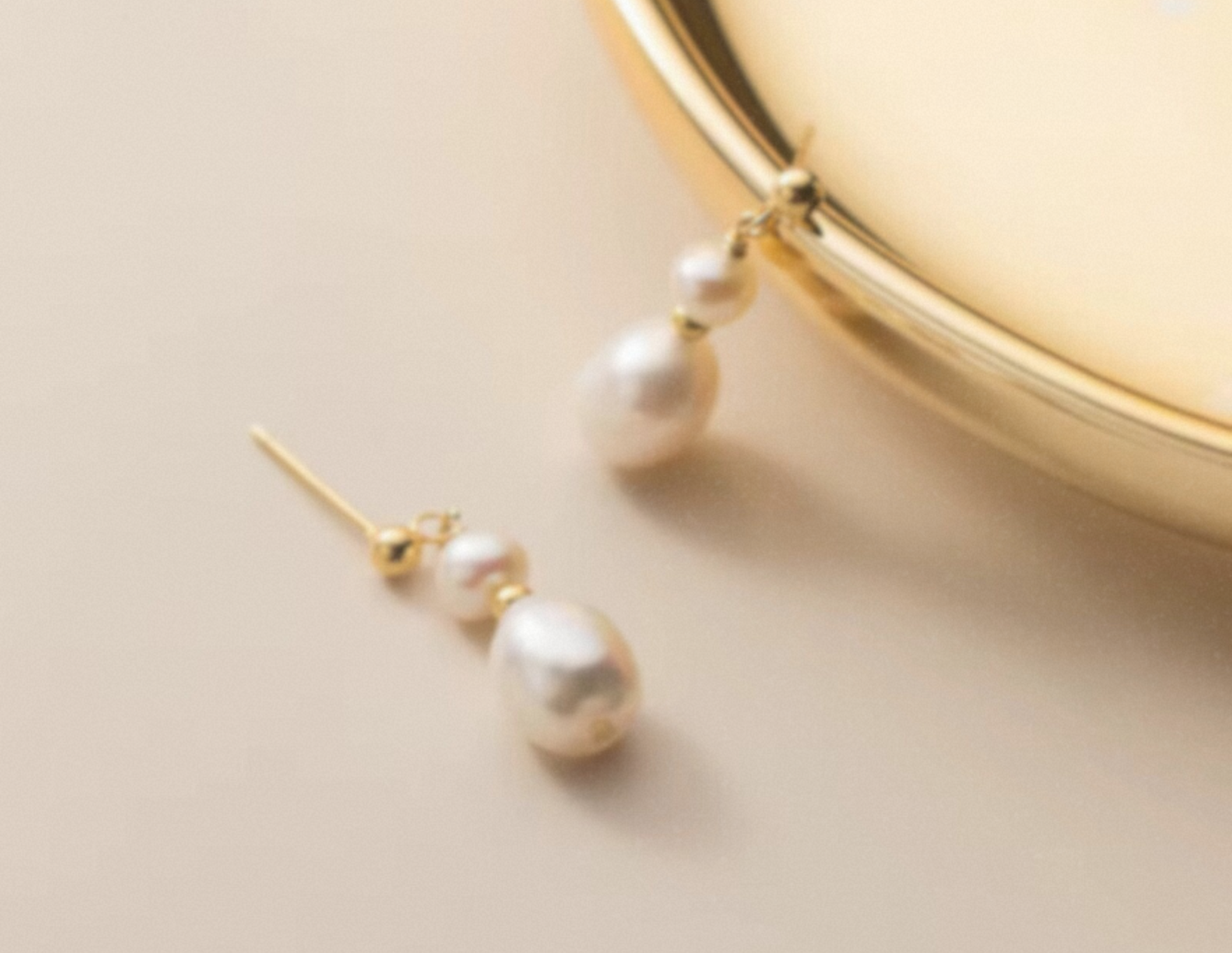 teardrop pearl earrings
